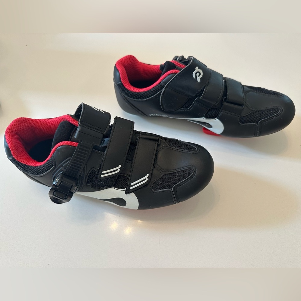 Peloton shoes Women size 37 / size 6 - excellent condition